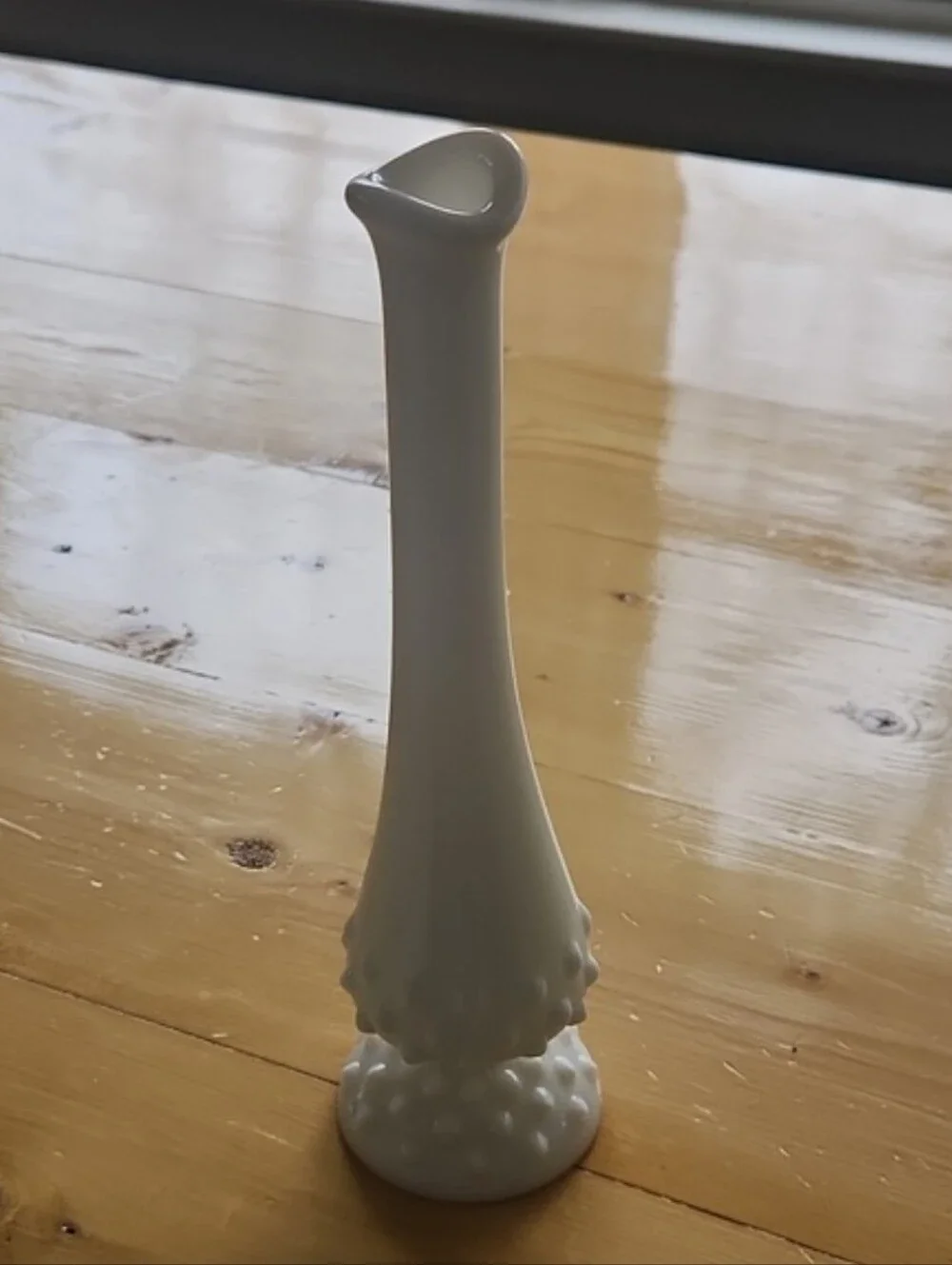 Vintage Fenton Hobnail Milkglass Footed Swung Bud Pedestal Vase 9